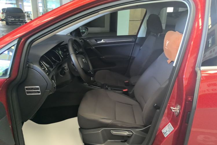 Used Volkswagen Golf 2017 230TSI Automatic Comfort Edition – Celebrating Milestone of One Million Units
