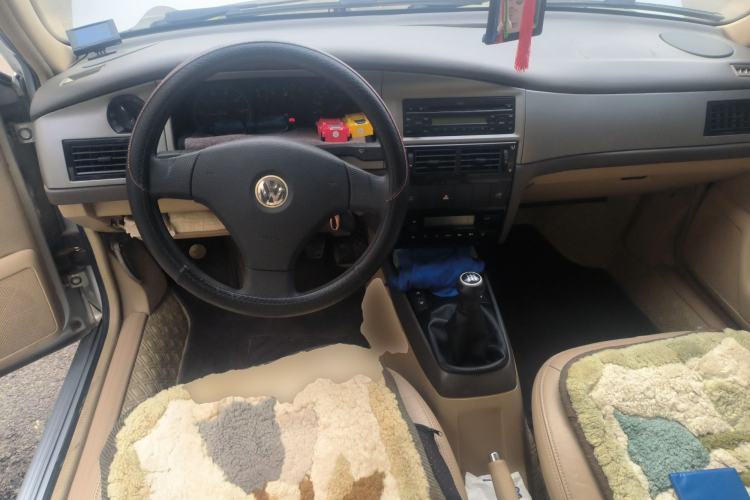 Used Volkswagen Santana Vista 2008 1.8L Manual Comfort Edition Center Console