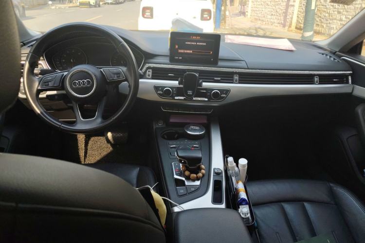 Used Audi A5 2017 Sportback 40 TFSI Fashion Model Center Console