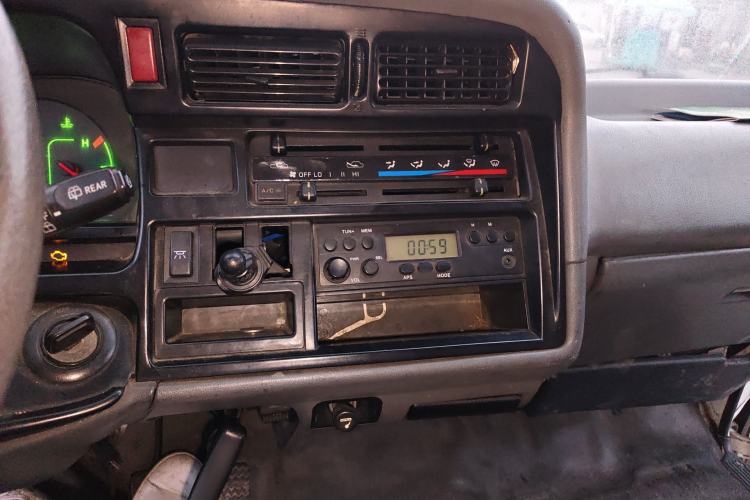 Used Jinbei Hiace 2020 2.0L Xiangyun Series Luxury Van High Roof China VI Standard Model 1TZS
