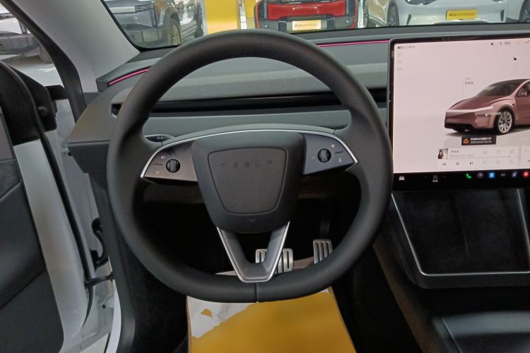 Used Tesla Model Y 2025 Long-Range All-Wheel-Drive Version