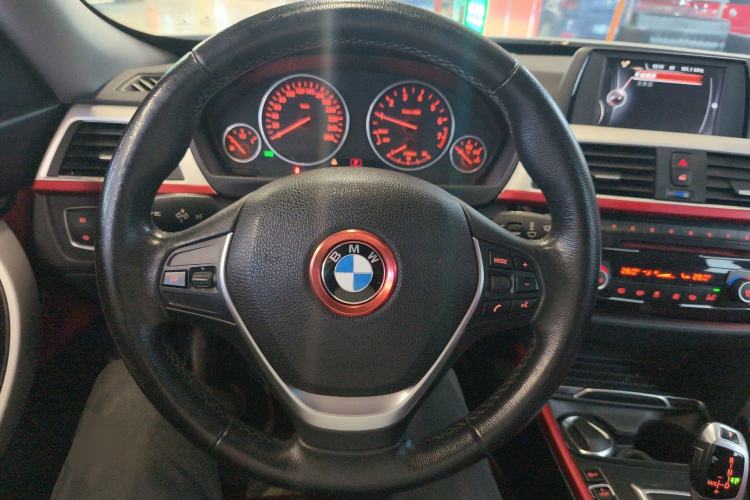 Used BMW 3 Series GT 2017 320i Sport Edition Steering Wheel