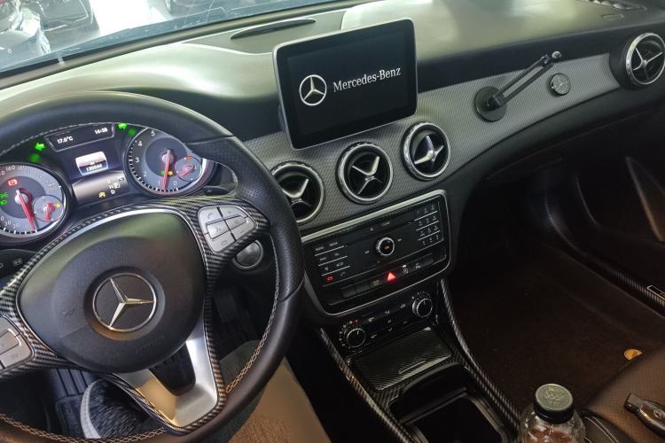 Used Mercedes-Benz GLA 2016 GLA 200 Sport Edition Center Console