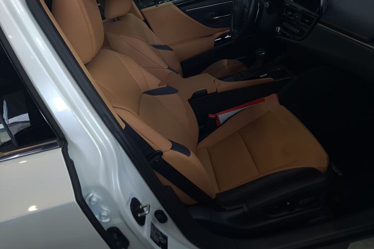 Used Lexus ES 2023 200 Excellence Edition