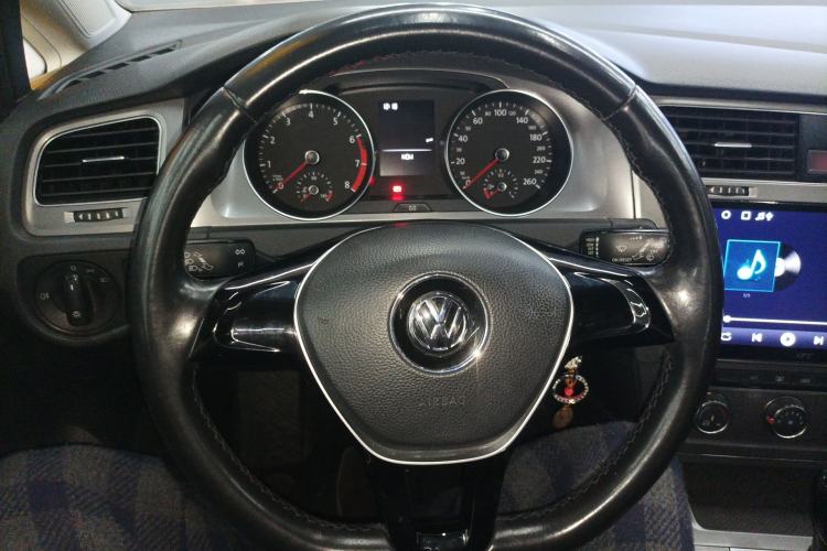 Used Volkswagen Golf 2016 1.6L Automatic Fashion Model