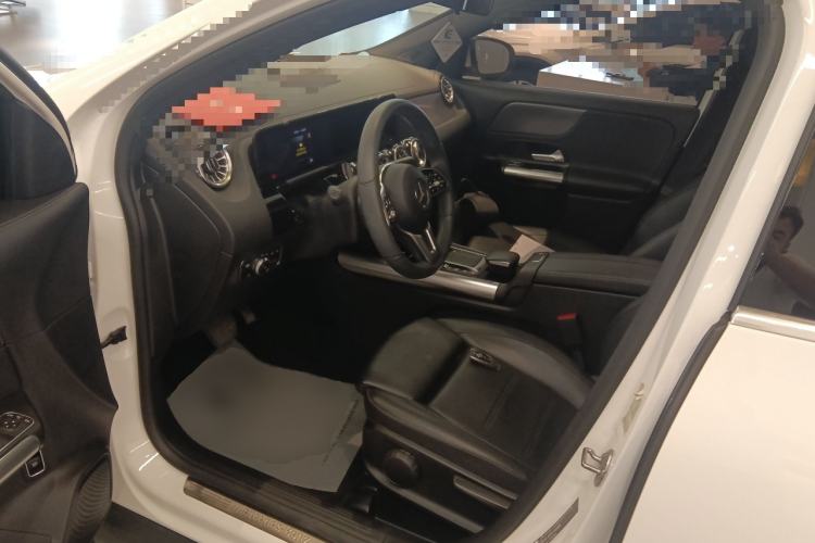 Used Mercedes-Benz GLA 2022 Facelifted GLA 200 Driver Seat