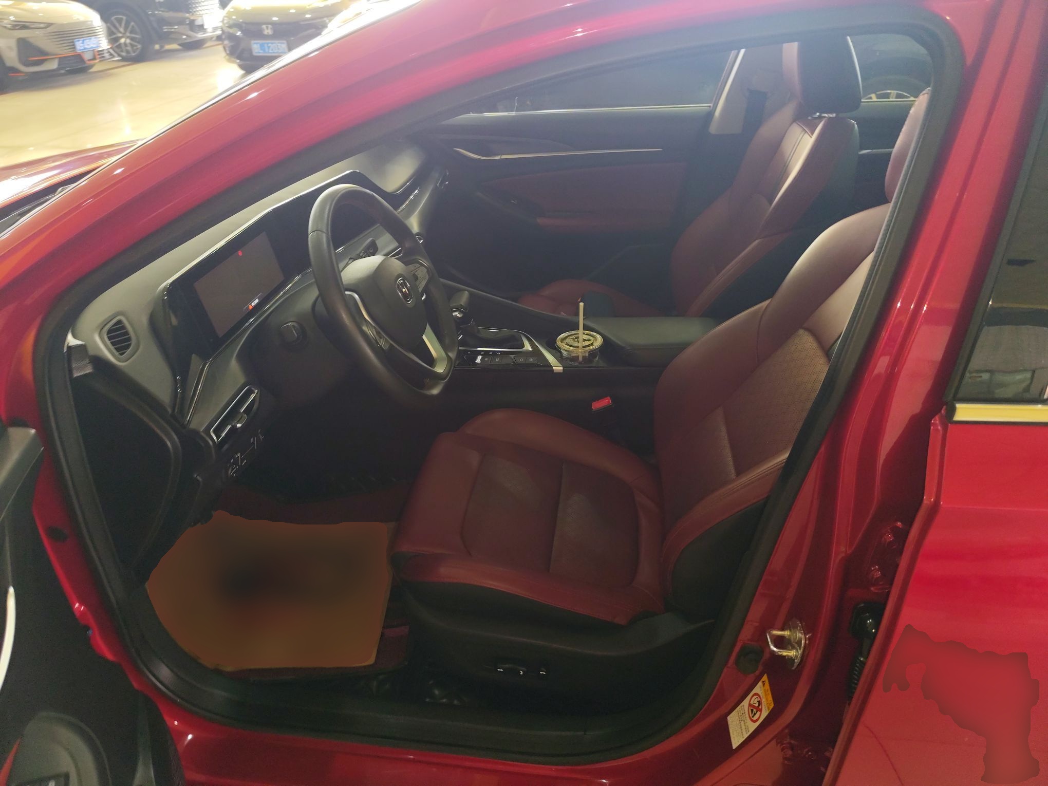 Переднее сиденье в автомобиле