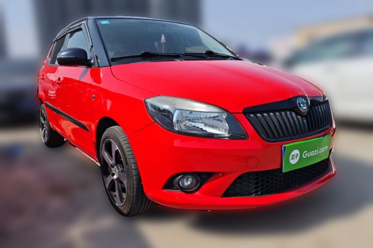 Used Skoda Fabia 2012 1.6L Automatic Cool Black Edition Front Right 45 Deg