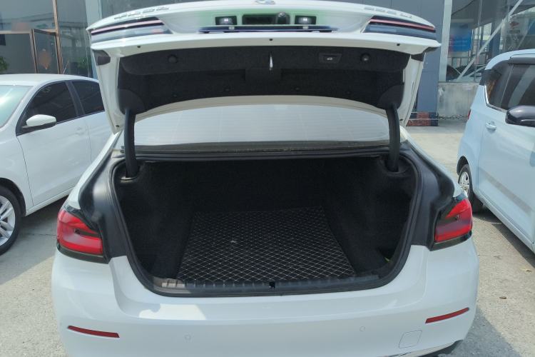 Used BMW 5 Series 2022 Second Facelift 525Li Luxury Package Trunk
