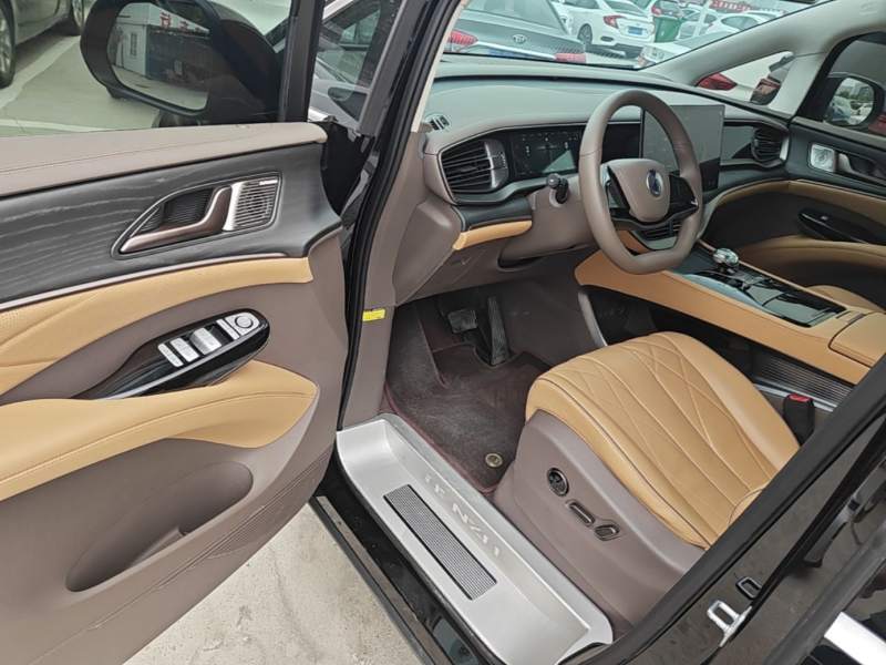Used Denza D9 2022 DM-i 970 Four-Wheel Drive Flagship Model — 15
