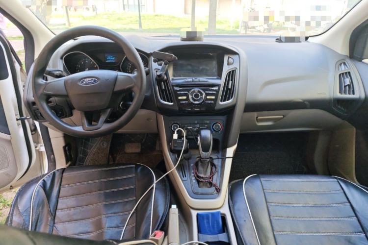 Used Ford Focus 2017 Sedan 1.6L Automatic Comfort Plus SmartDrive Edition Center Console