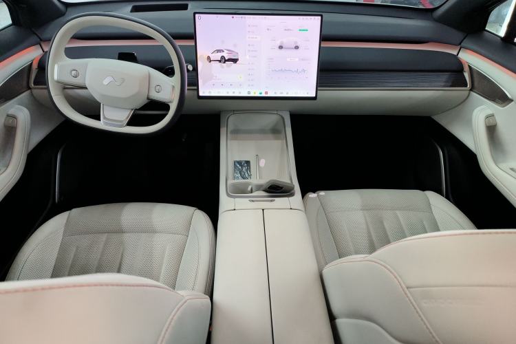 Used ONVO L60 2024 60 kWh All-Wheel Drive Center Console