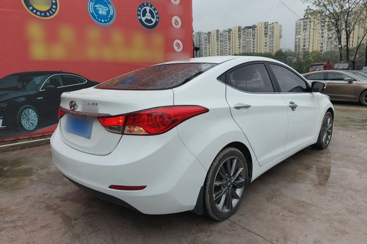 Used Hyundai Elantra (5th Generation / Langdong) 2015 1.6L Automatic Luxury Model Rear Right 45 Deg