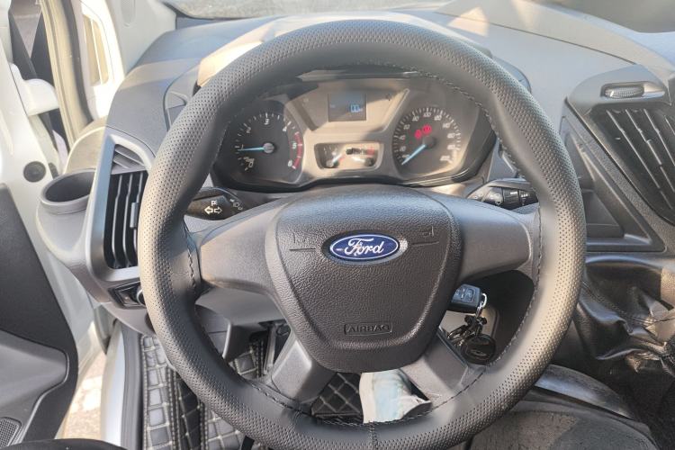 Used Ford Transit 2019 2.0T Diesel Multi-Purpose Commercial Vehicle Mid-Drive Mid-Roof 6-Seater China VI Standard
