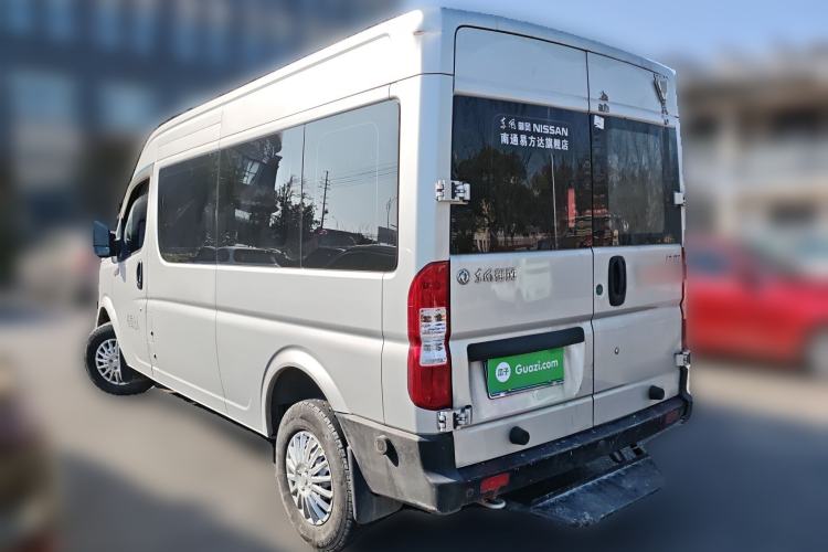 Used Dongfeng Yufeng 2023 V9+ 2.0T Manual Front-Wheel-Drive Multi-Function Mid-Roof Van with 7/8/9 Seats