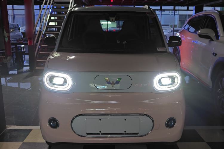 Used Wuling Hongguang MINIEV 2024 3rd Generation 215km Advanced Version
