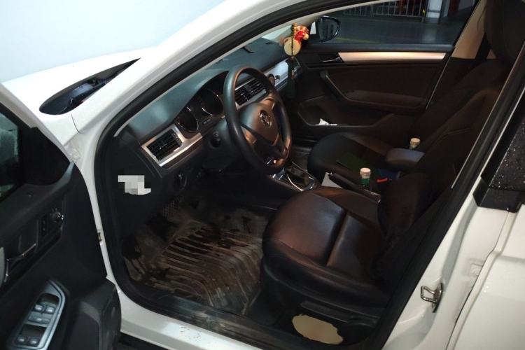 Used Volkswagen C-TREK 2018 1.5L Automatic Fashion Model Driver Seat