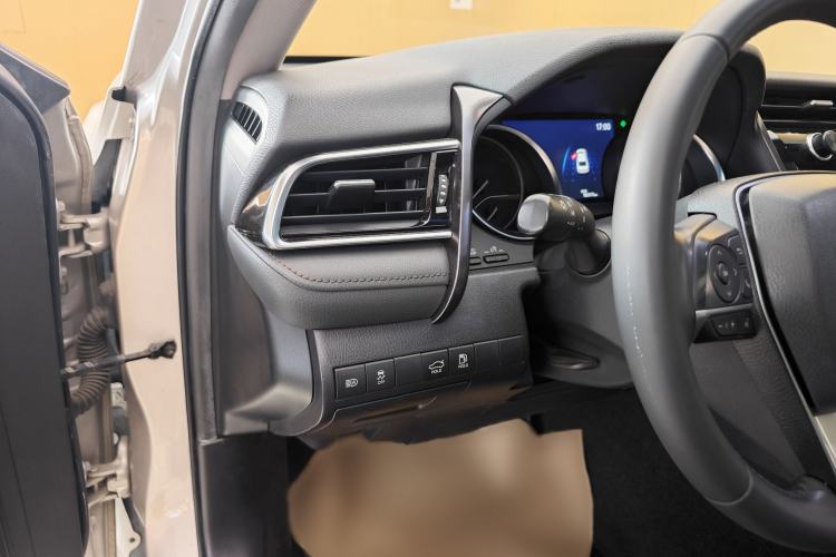 Used Toyota Camry 2019 Dual-Engine 2.5 HG Luxury Edition China VI Standard
