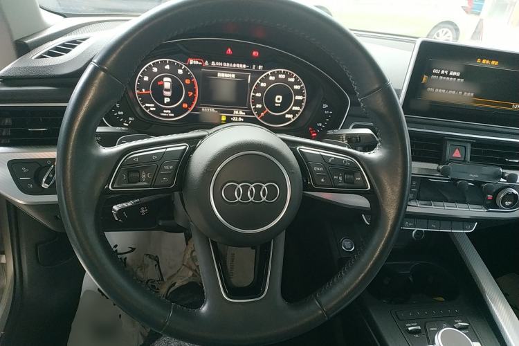 Used Audi A4L 2018 30th Anniversary Edition 40 TFSI Fashion Model Steering Wheel