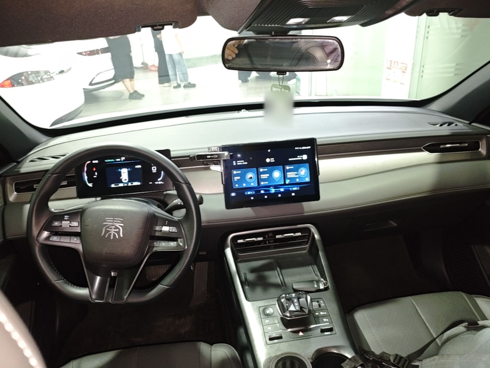 BYD Qin PLUS 2025 DM-i Smart Drive 55KM Leading Model — снимка 18