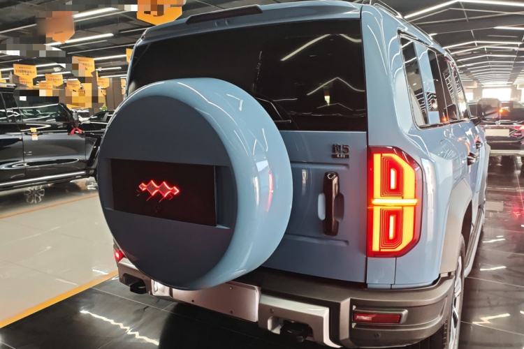 Used Formula Leopard 5 2023 Explore Edition
