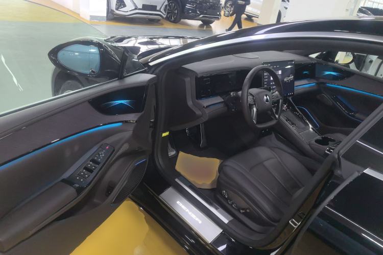 Used Denza Z9 2024 1100 km All-Wheel-Drive Ultra Version