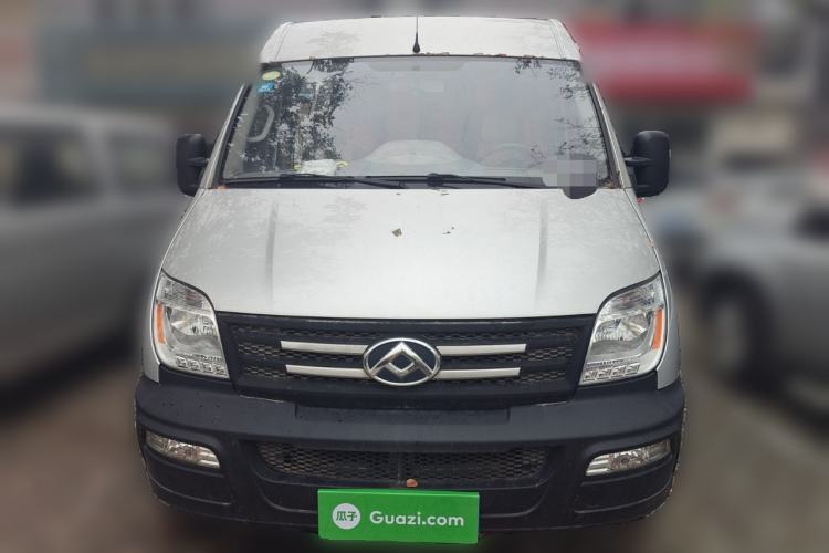 Used SAIC MAXUS Xintu V80 2019 2.5T Classic Model 6-Speed Manual Aotong Long Wheelbase Mid-Height 7-Seater