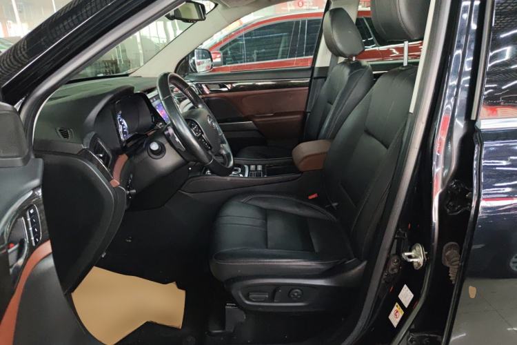 Used GAC Trumpchi GS8 2017 320T Two-Wheel Drive Luxury Smart Connectivity Version (7 Seats) Left Front Seat