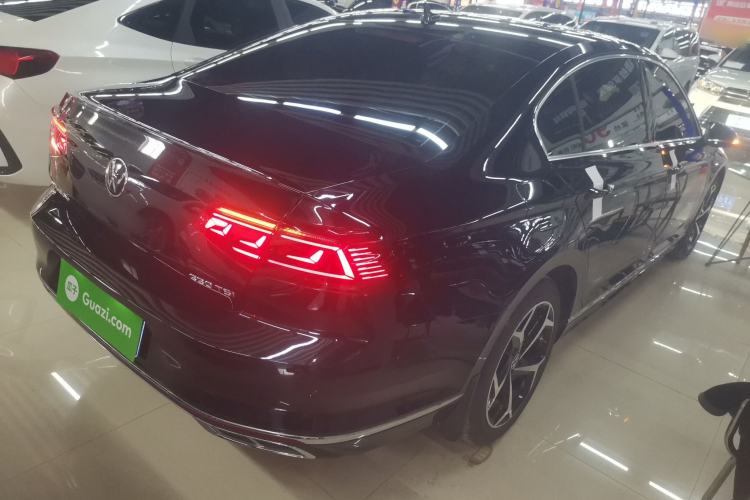 Used Volkswagen Magotan 2025 Zhongxiang Version 330TSI DSG Luxury Edition