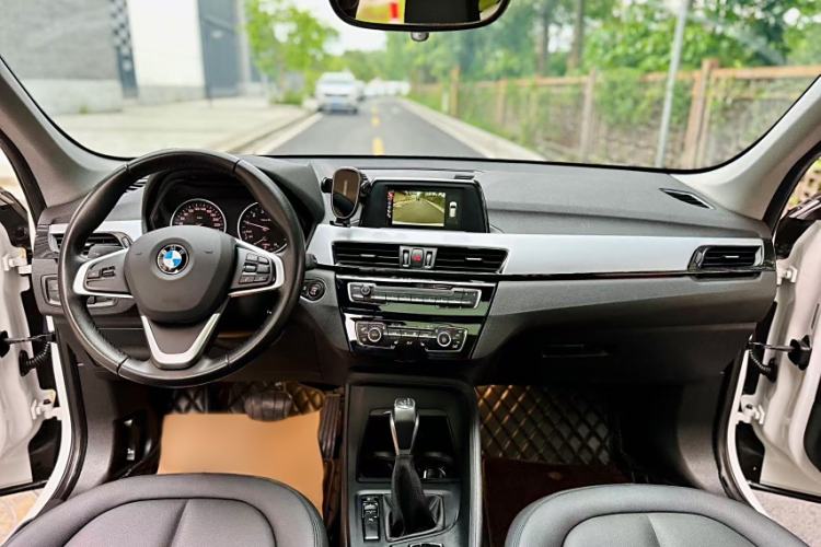 Used BMW X1 2016 sDrive18Li Premium Edition
