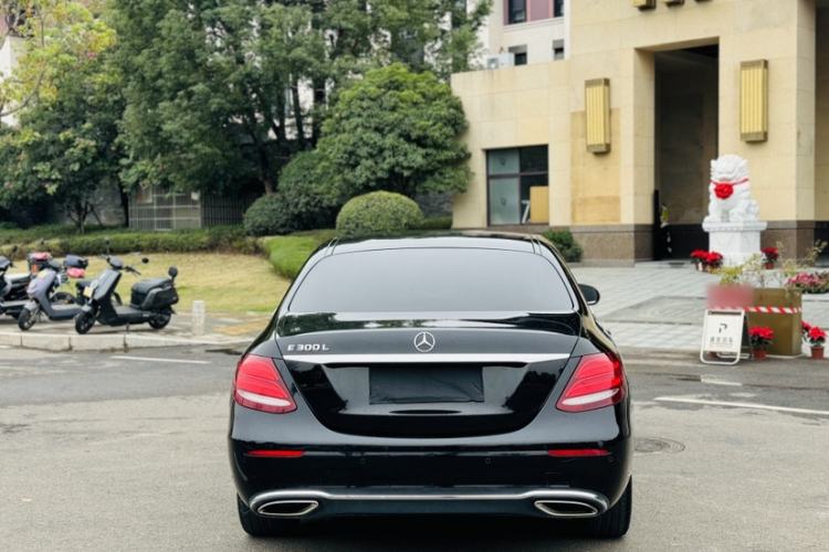 Used Mercedes-Benz E-Class 2018 Facelift E 200 L Exterior 6