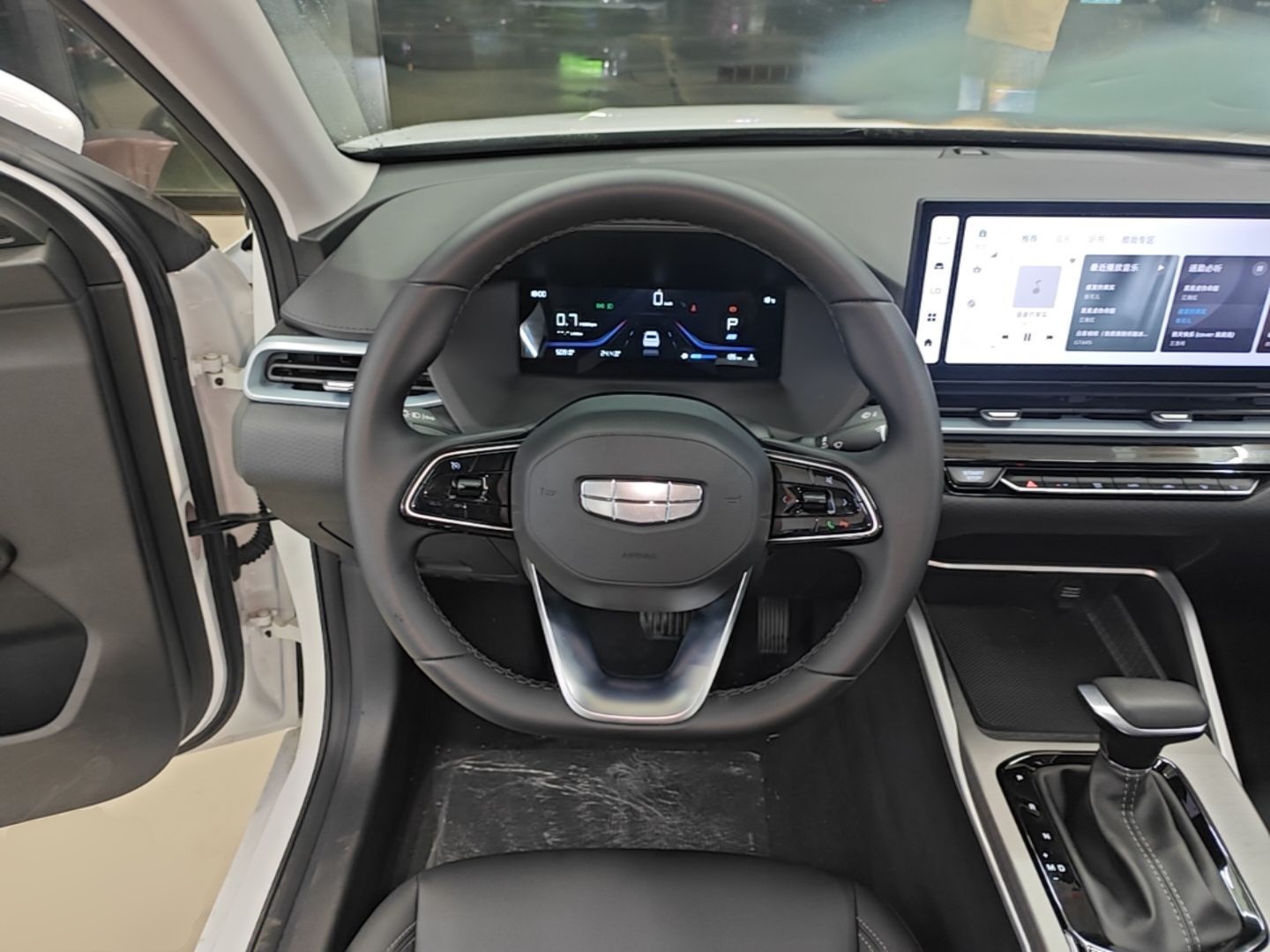 Geely Auto Emgrand 2026 Model 4th Generation 4 Millionth Anniversary Edition 1.5L CVT Overdrive Edition — снимка 13
