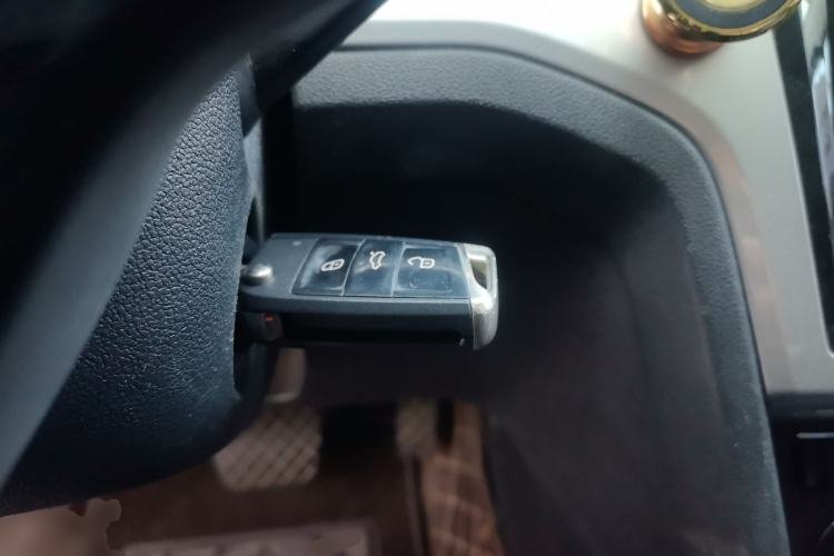 Used Volkswagen Lamando 2017 230TSI DSG Fashion Edition
