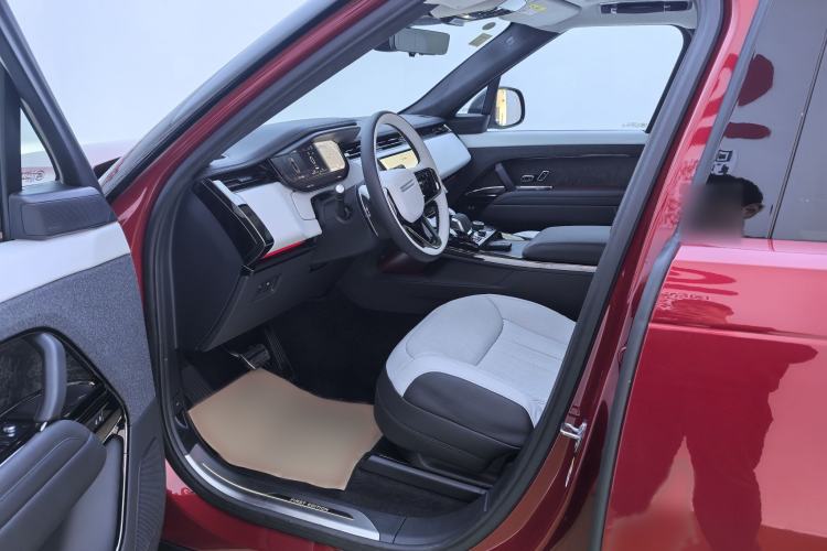 Used Land Rover Range SportNew Energy 2023 P510e Plug-in Hybrid – First Edition Interior 6