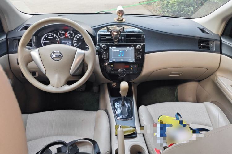 Used Nissan Tiida 2013 1.6L CVT Cool Cafe Edition
