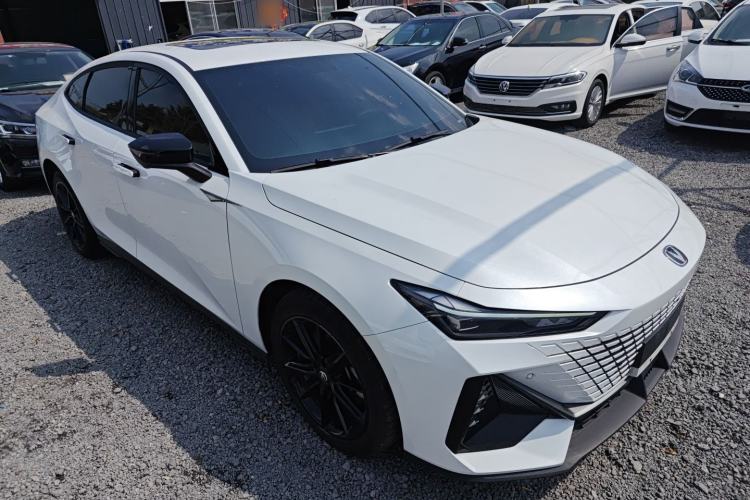 Used CHANGAN UNI-V iDD 2023 ZhiDian iDD 1.5T 113km Smart & Fun Version Front Right 45 Deg