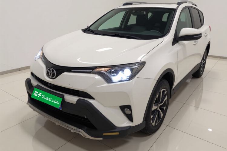 Used Toyota RAV4 2018 2.0L CVT Two-Wheel Drive Fashion X Edition