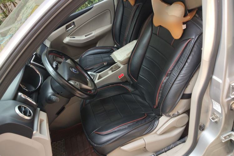 Used Venucia T70 2015 2.0L CVT Smart Choice Edition
