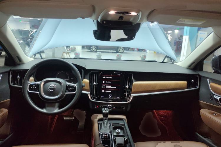 Used Volvo S90 2018 T4 Zhiyi Edition
