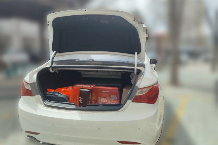 Used Hyundai Sonata 2014 2.4L Automatic Leading Edition China V Standard Trunk