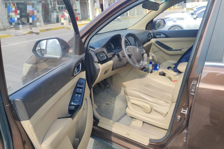 Used Baojun 730 2014 1.5L manual Comfort ESP version 7 seats
