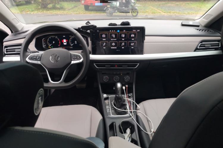 Used Volkswagen Lavida 2023 1.5L Automatic 5 Million Edition Center Console