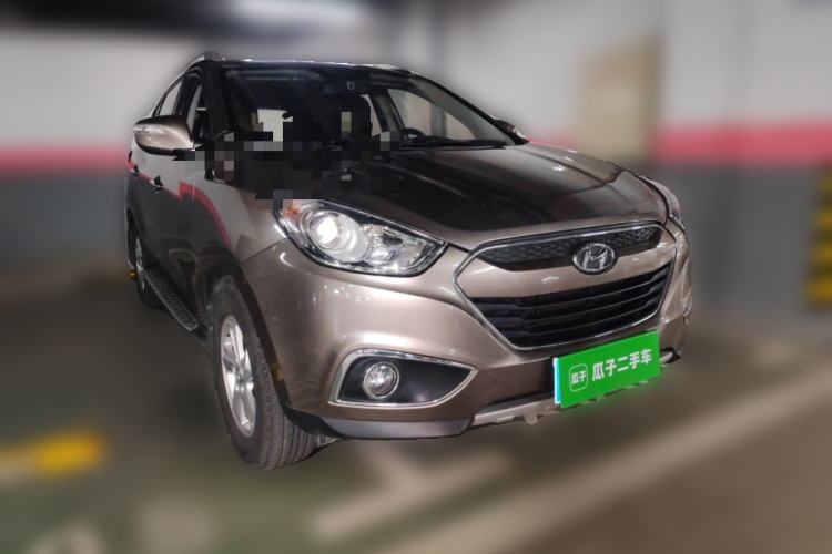 Used Hyundai ix35 2012 2.0L Automatic Two-Wheel Drive New Edition GL Front Right 45 Deg