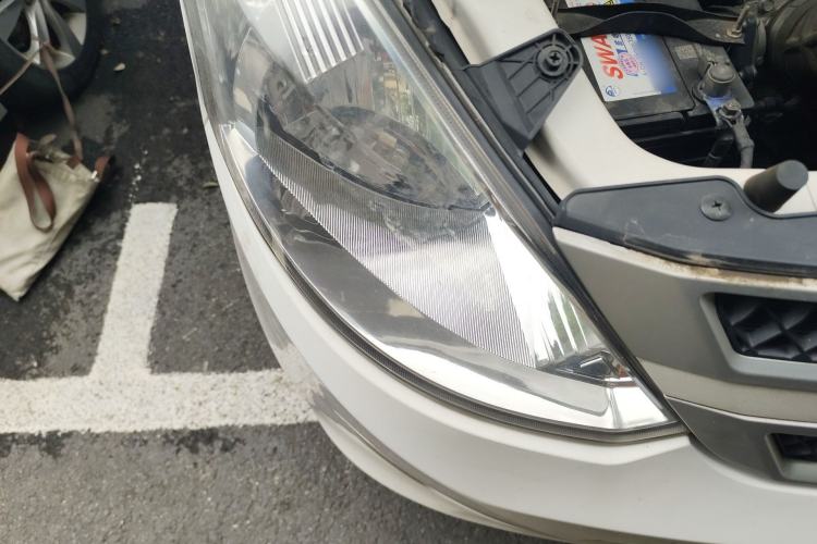 Used Wuling Rongguang V 2019 1.5L Practical Model China VI LAR Right Front Headlight