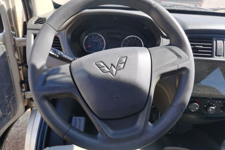 Used Wuling Rongguang S 2023 1.5L Base Version 5/7 Seats
