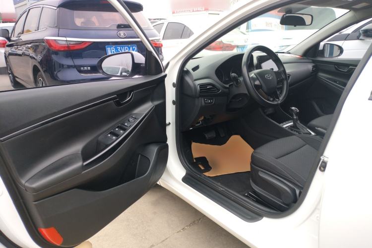 Used Hyundai Celesta 2018 1.6L Automatic GL Enjoyment Edition China VI compliant Driver Seat