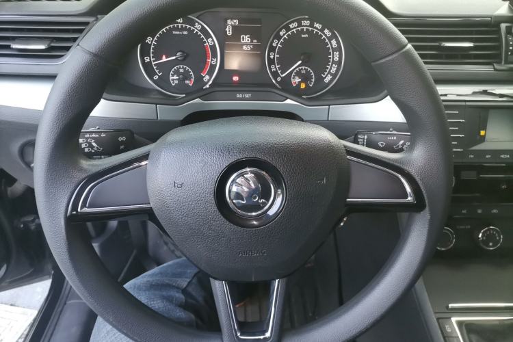 Used Skoda Superb 2016 TSI280 Manual Front-Drive Version
