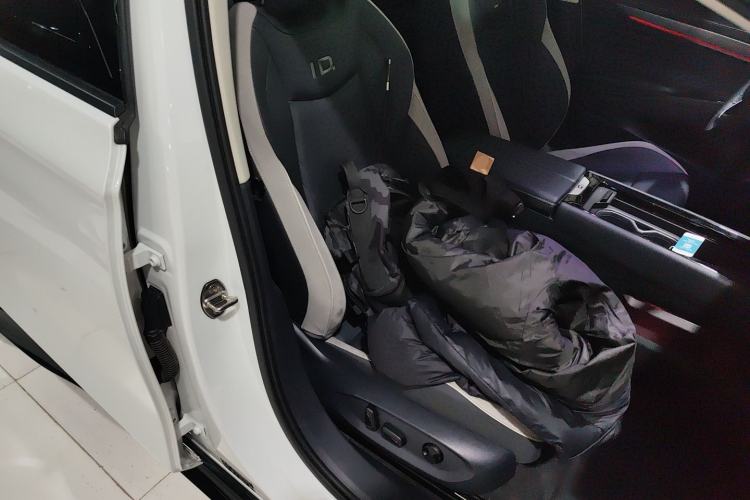 Used Volkswagen ID.7 VIZZION 2024 First Edition Right Front Seat