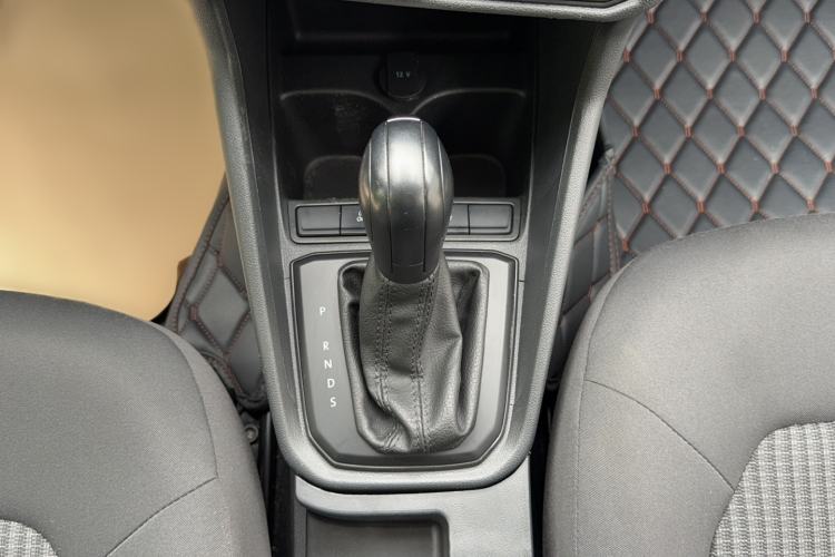 Used Volkswagen Santana 2019 1.5L Automatic Fashion Edition China VI Gear Lever