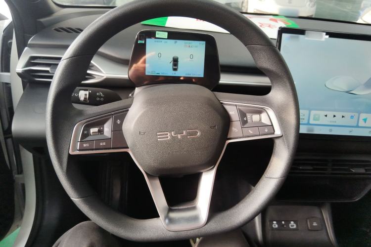 Used BYD e7 2025 Model 520 Smart Travel Edition